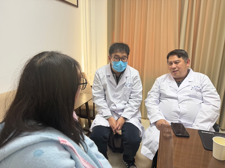 国际专家 Farris 教授莅临我院开展缓和医学临床协诊与学术指导